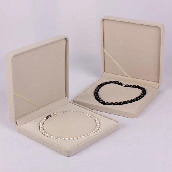 Velvet plastic pearl necklace box ivory