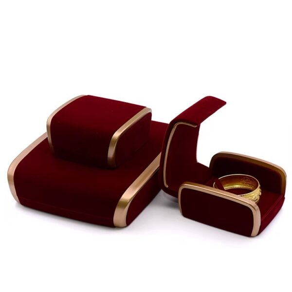 Flip top velvet plastic jewelry box red