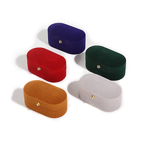 Oval velvet plastic ring box