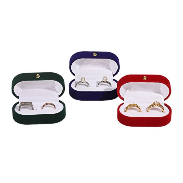 Oval velvet plastic ring box