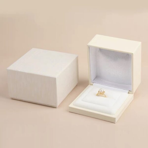 PU leather plastic jewelry box cream