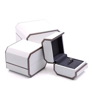 Octagonal PU leather plastic jewelry box white