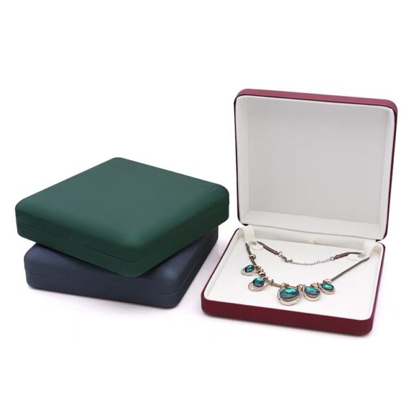PU leather iron necklace box